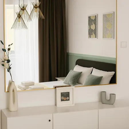 Emerald Escape - Calea Victoriei