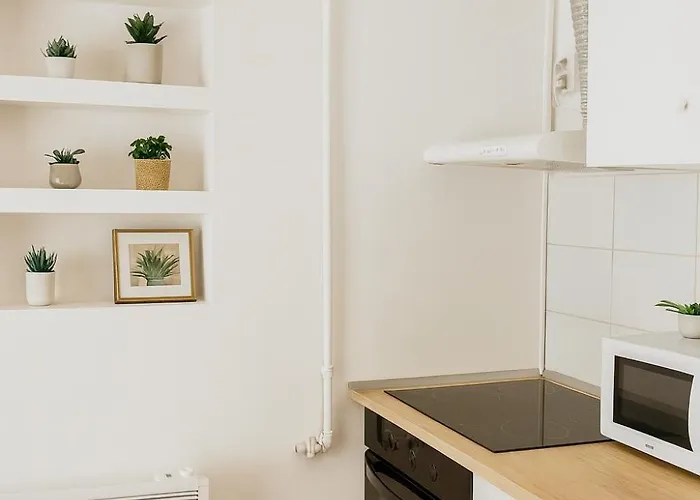 Emerald Escape - Calea Victoriei