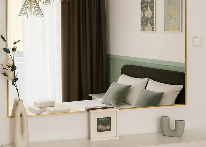 Emerald Escape - Calea Victoriei